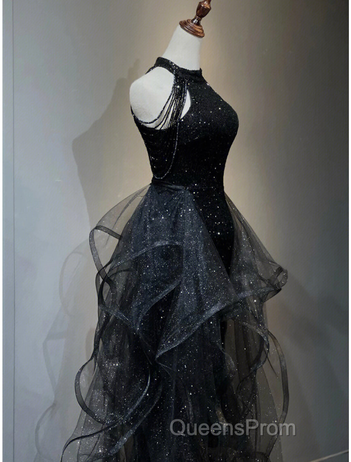 A-Line Evening Prom Dress Sparkle & Shine Dress Wedding Party Sweep / Brush Train Sleeveless Sequined with Crystals Sequin Ruffles