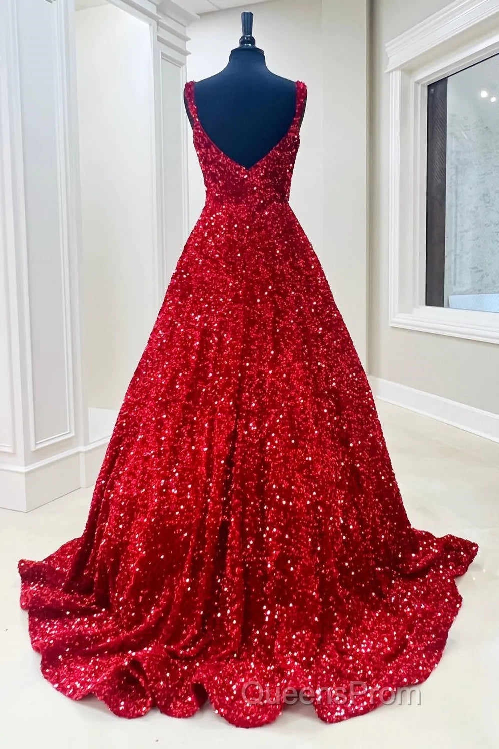 A-Line Red Sequin Quince Dress Square Neck Backless Long Evening Prom Dress Secondary image