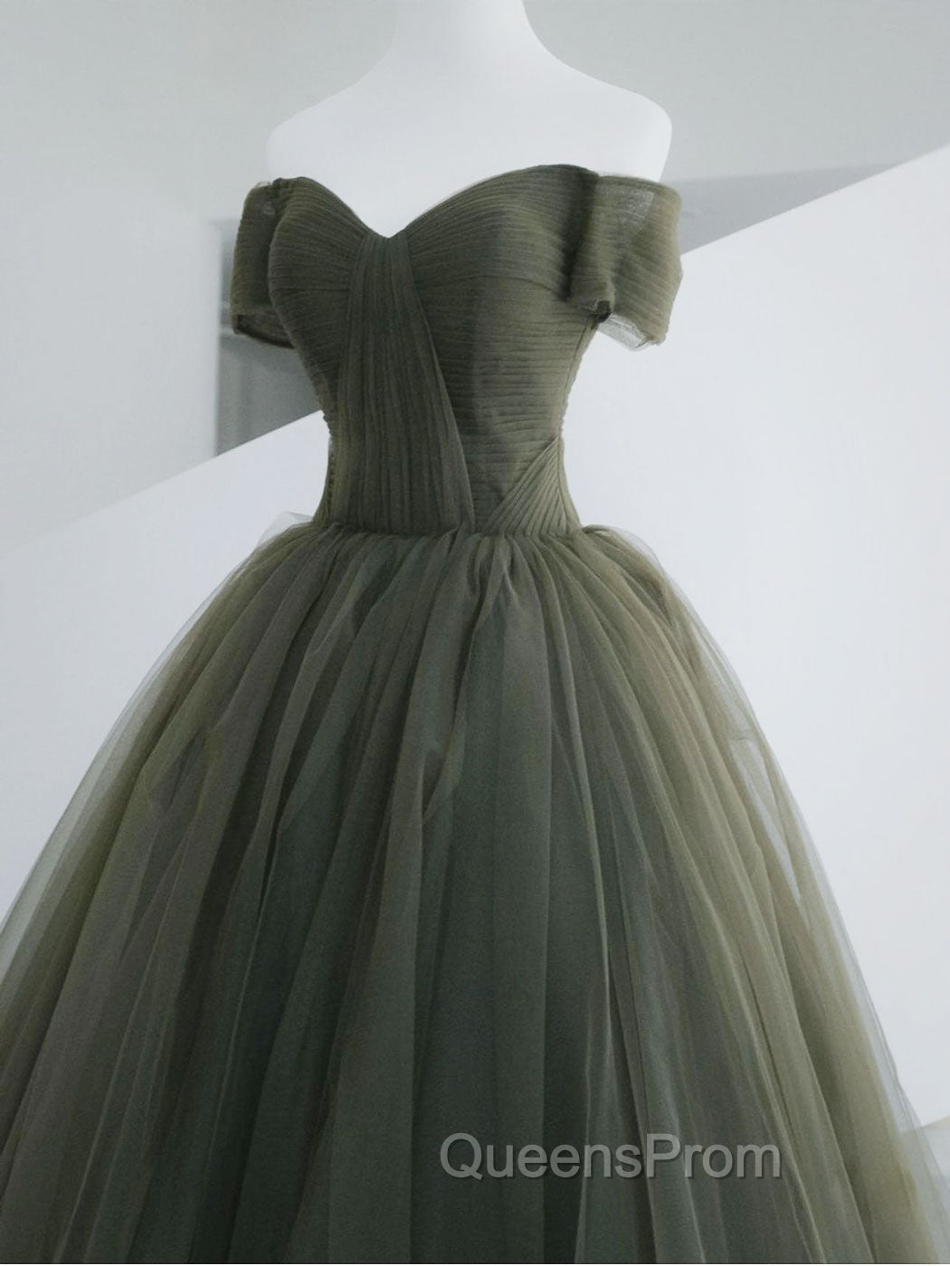 A-Line Sweetheart Neck Green Long Evening Prom Dress, Sweep Train Green Evening Dress Main image