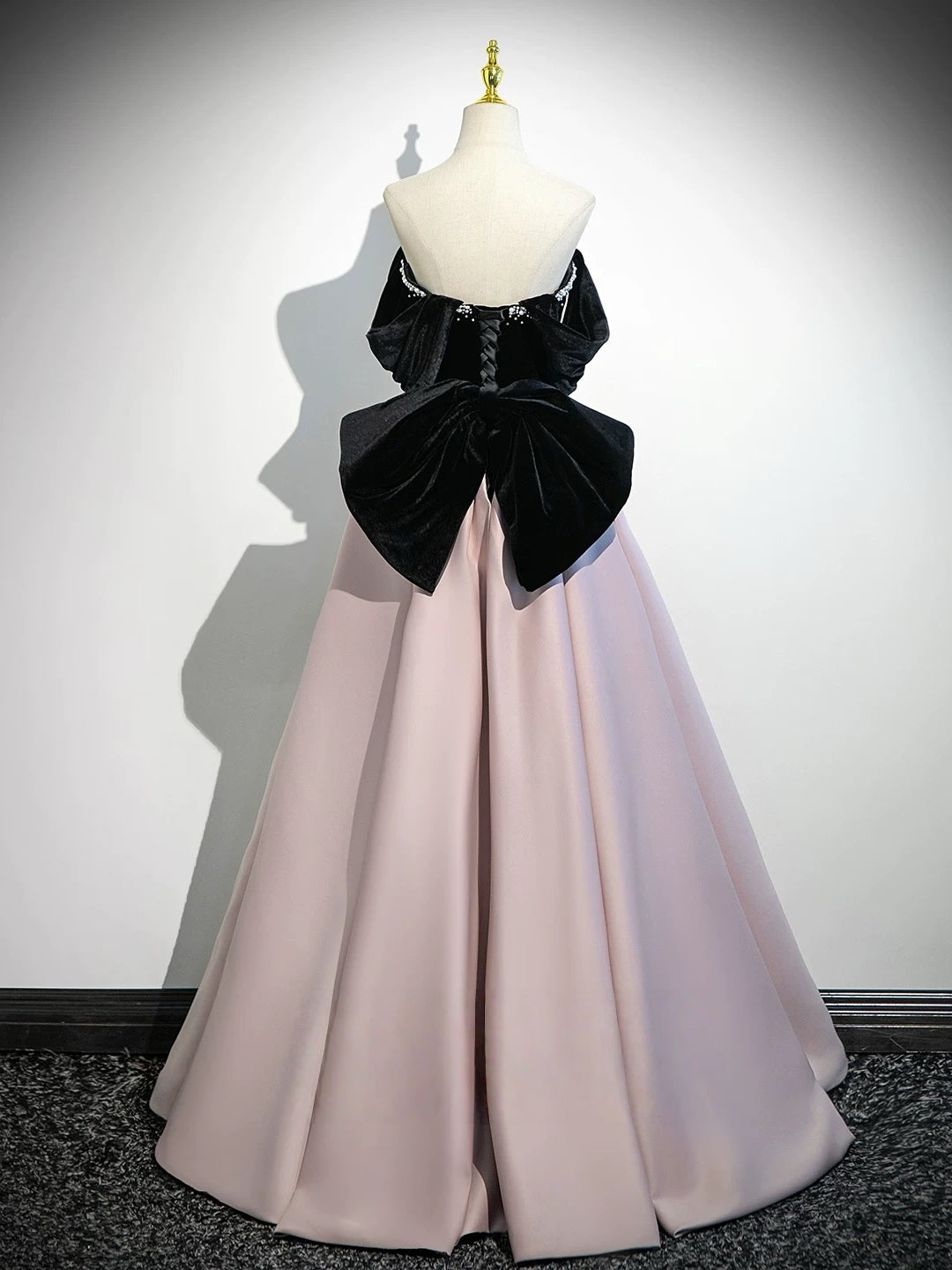 A-Line  Sweetheart Neck Off Shoulder Floor Length Pink Classy Prom Dress With Beads