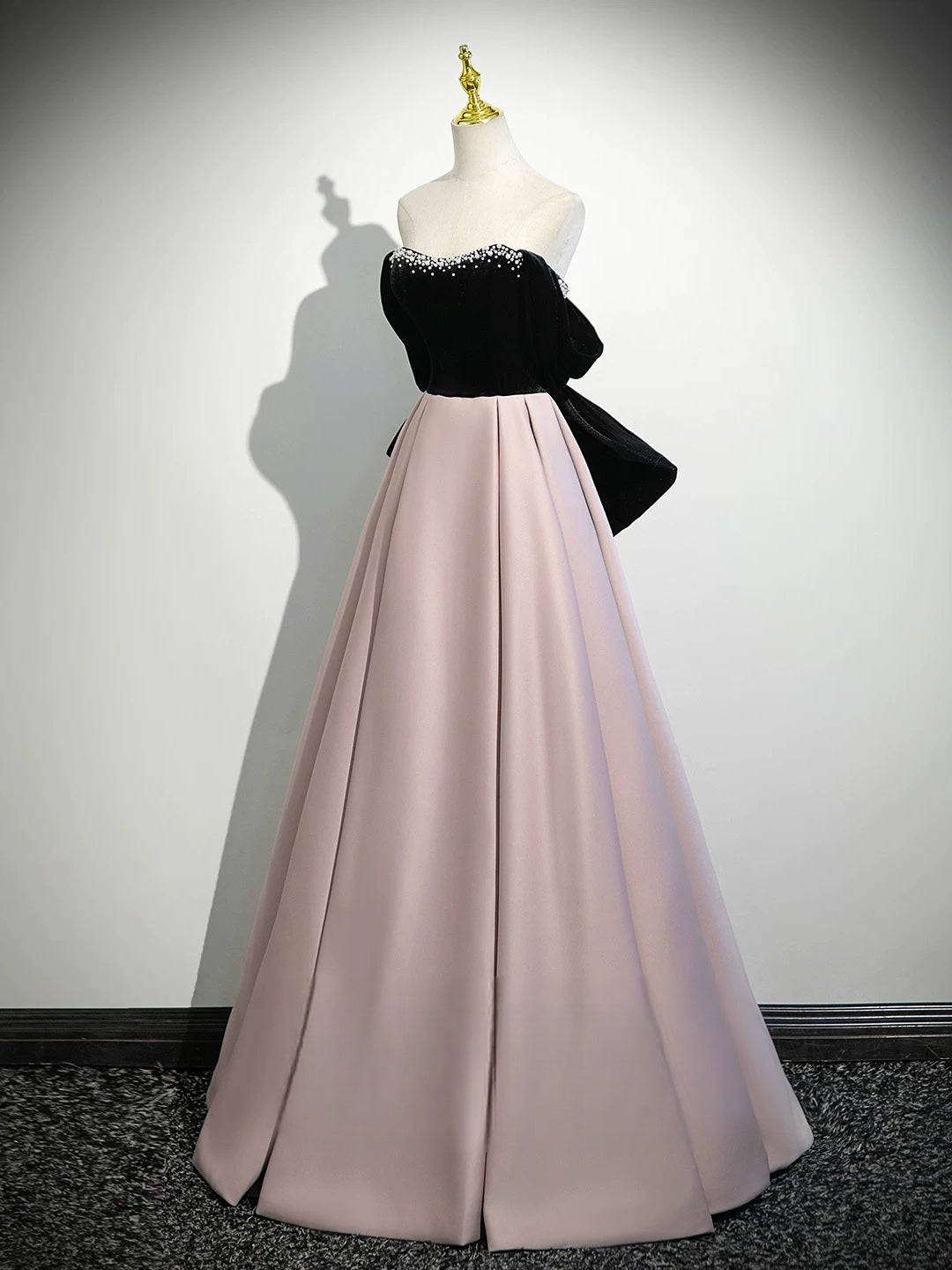 A-Line  Sweetheart Neck Off Shoulder Floor Length Pink Classy Prom Dress With Beads