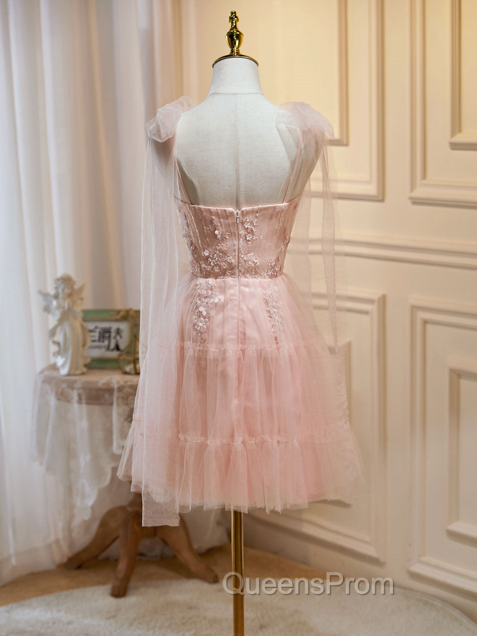 A Line Sweetheart Neck Pink Short Evening Prom Dress, Evening Puffy Pink Homecoming Dress with Lace Applique Beading
