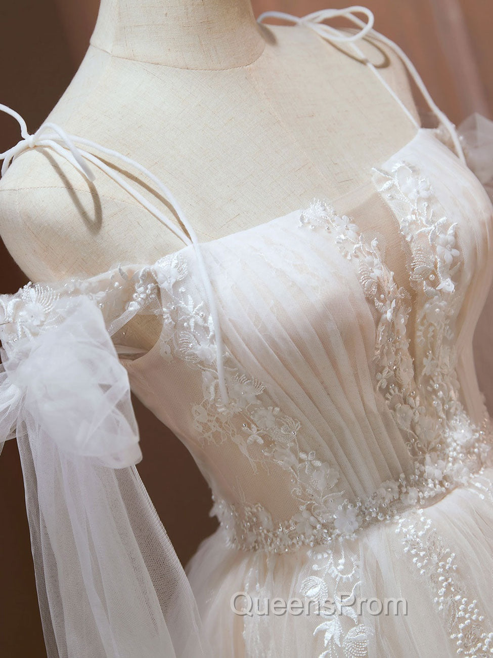 A Line Tulle Short Champagne Evening Prom Dress, Off Shoulder Lace Puffy Homecoming Dress
