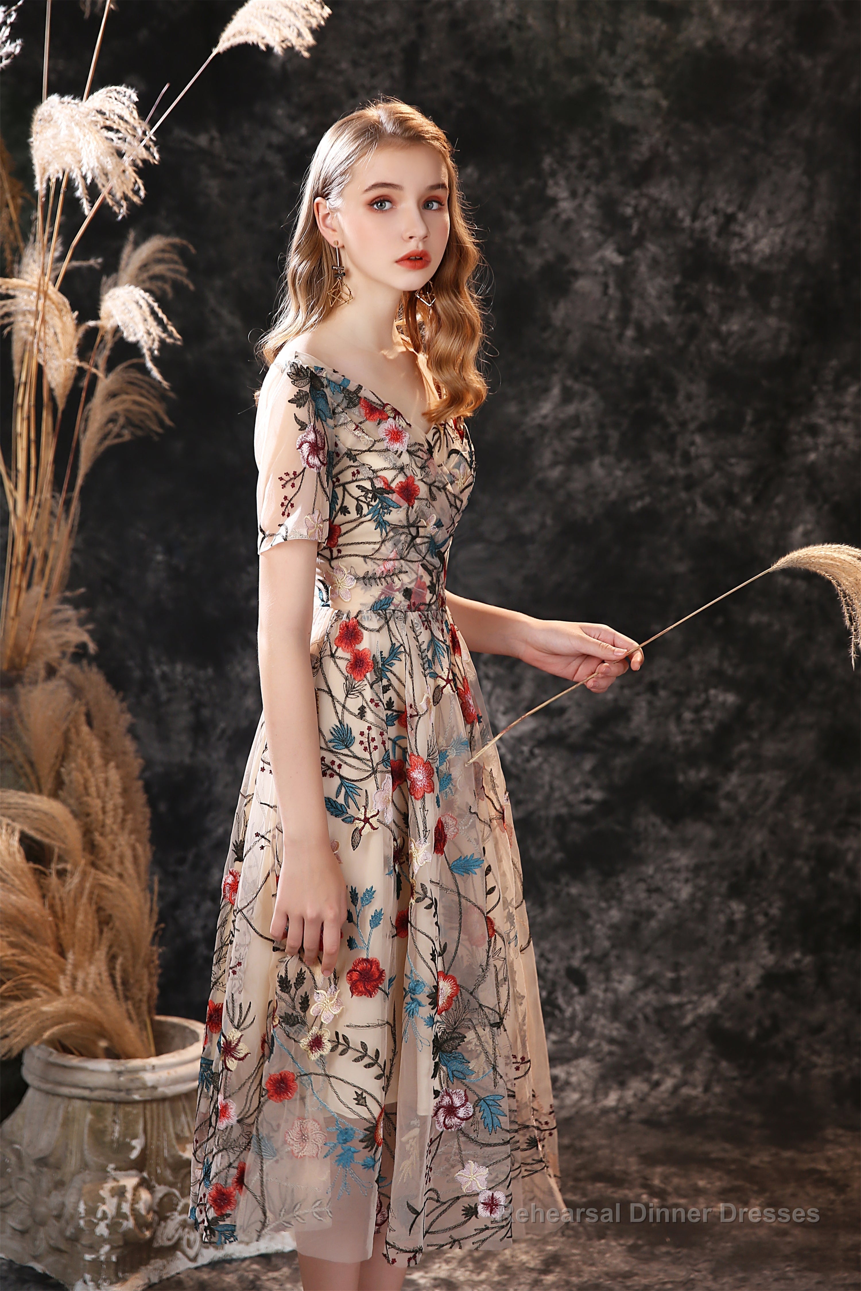 A Line V-Neck Short Sleeve Embroidery Tulle Tea Length Short Homecoming Dresses Secondary image