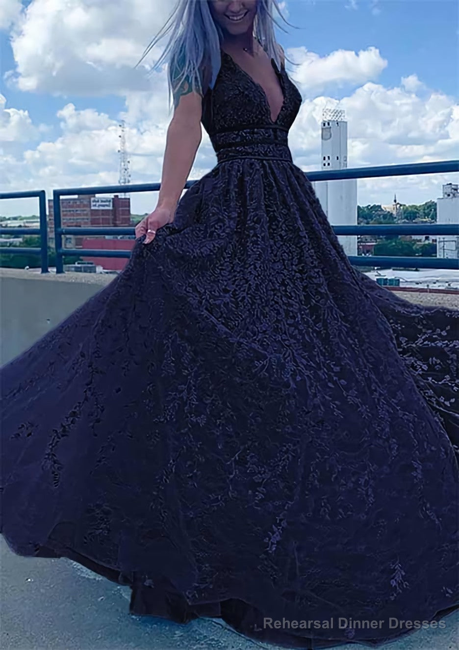 A-line V Neck Sleeveless Long/Floor-Length Lace Tulle Prom Dresses With Beading Sequins Secondary image