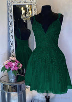 A-line V Neck Sleeveless Short/Mini Tulle Homecoming Dresses with Appliqued Beading