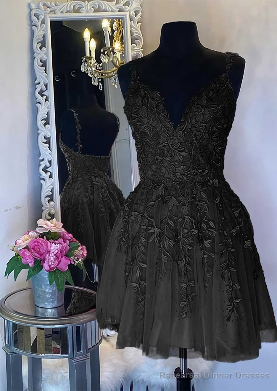 A-line V Neck Sleeveless Short/Mini Tulle Homecoming Dresses with Appliqued Beading