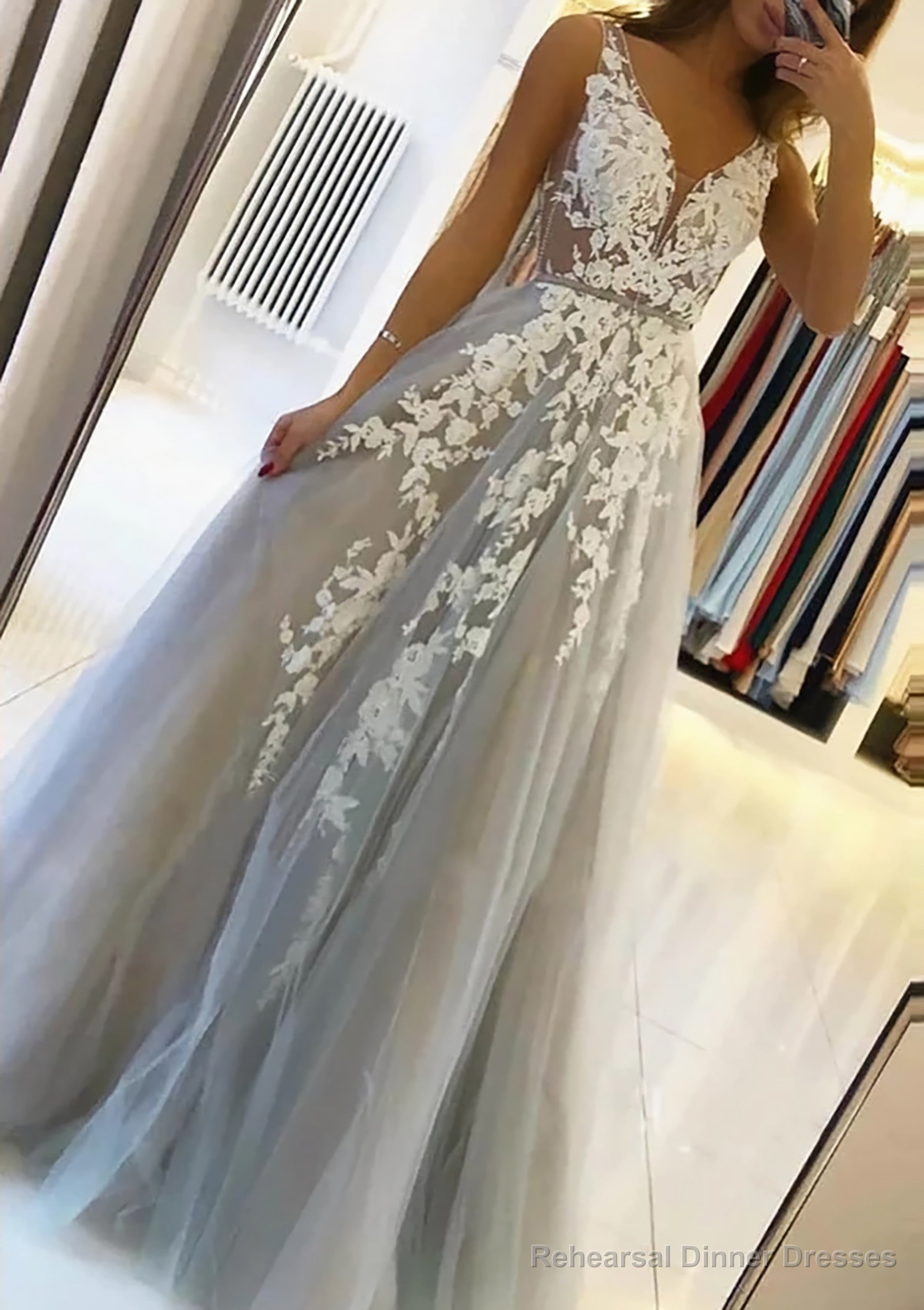 A-line V Neck Sleeveless Sweep Train Tulle Prom Dresses With Beading Lace Main image