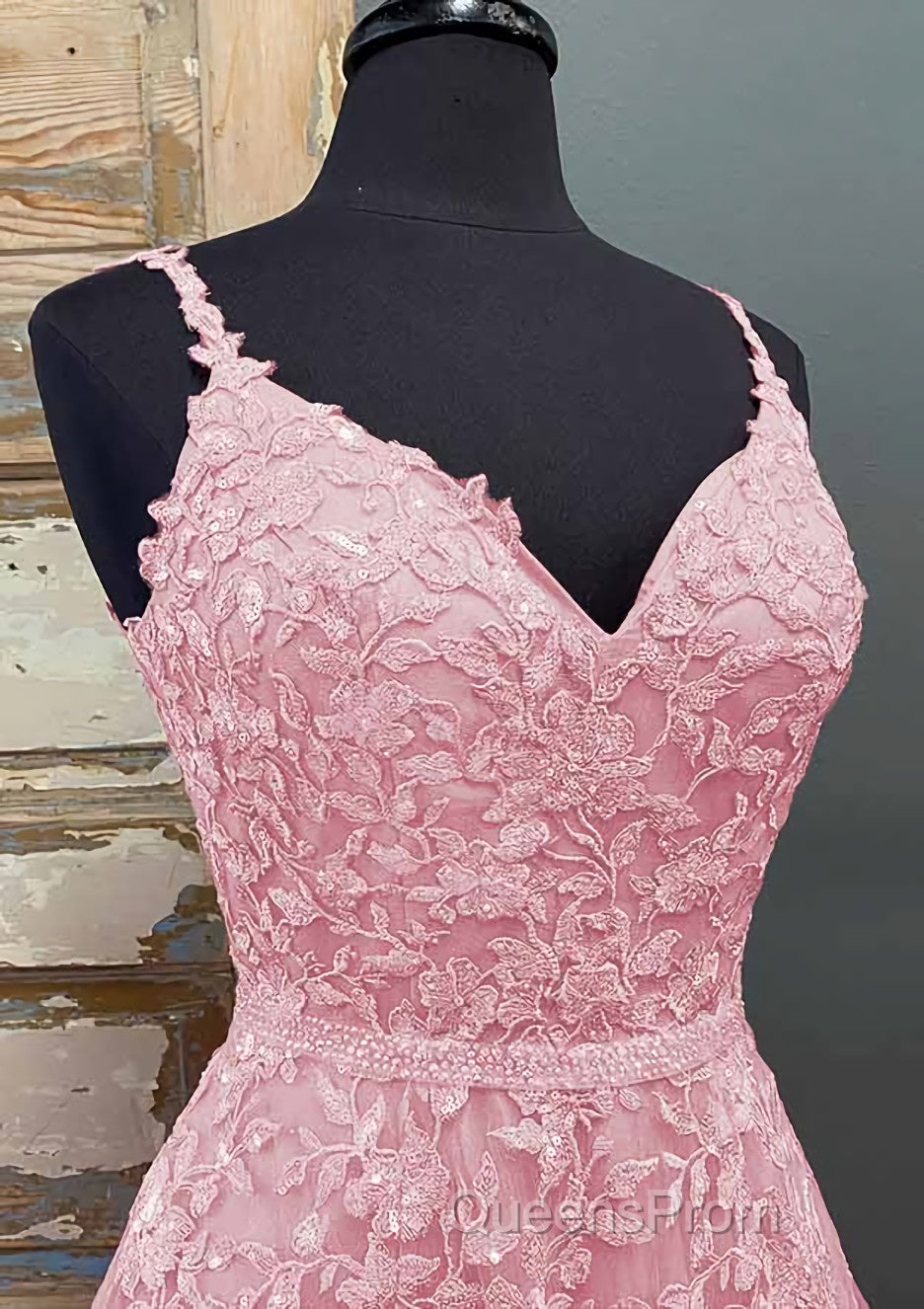 A-line V Neck Spaghetti Straps Long/Floor-Length Tulle Evening Prom Dress With Beading Lace Pockets Sequins