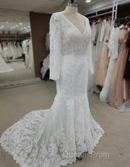 Backless Bohemian Simple V-Neck Long Sleeve Lace Wedding Dress With Train