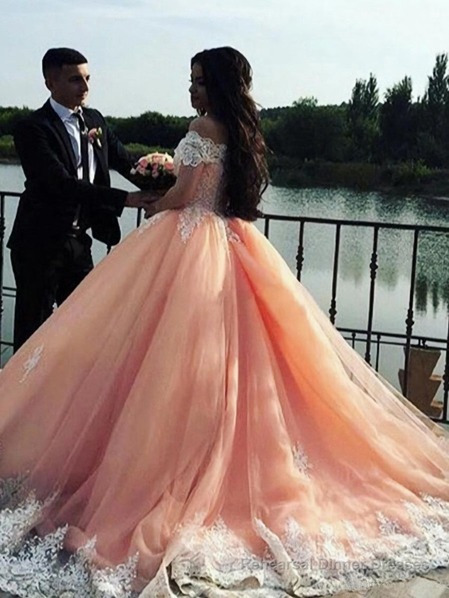 Ball Gown Off-the-Shoulder Court Train Tulle Prom Dresses With Appliques Lace Main image