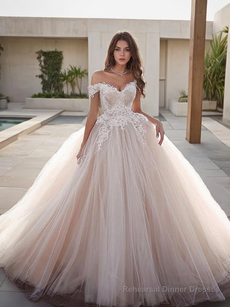 Ball Gown Off-the-Shoulder Floor-Length Tulle Wedding Dresses With Appliques Lace Main image