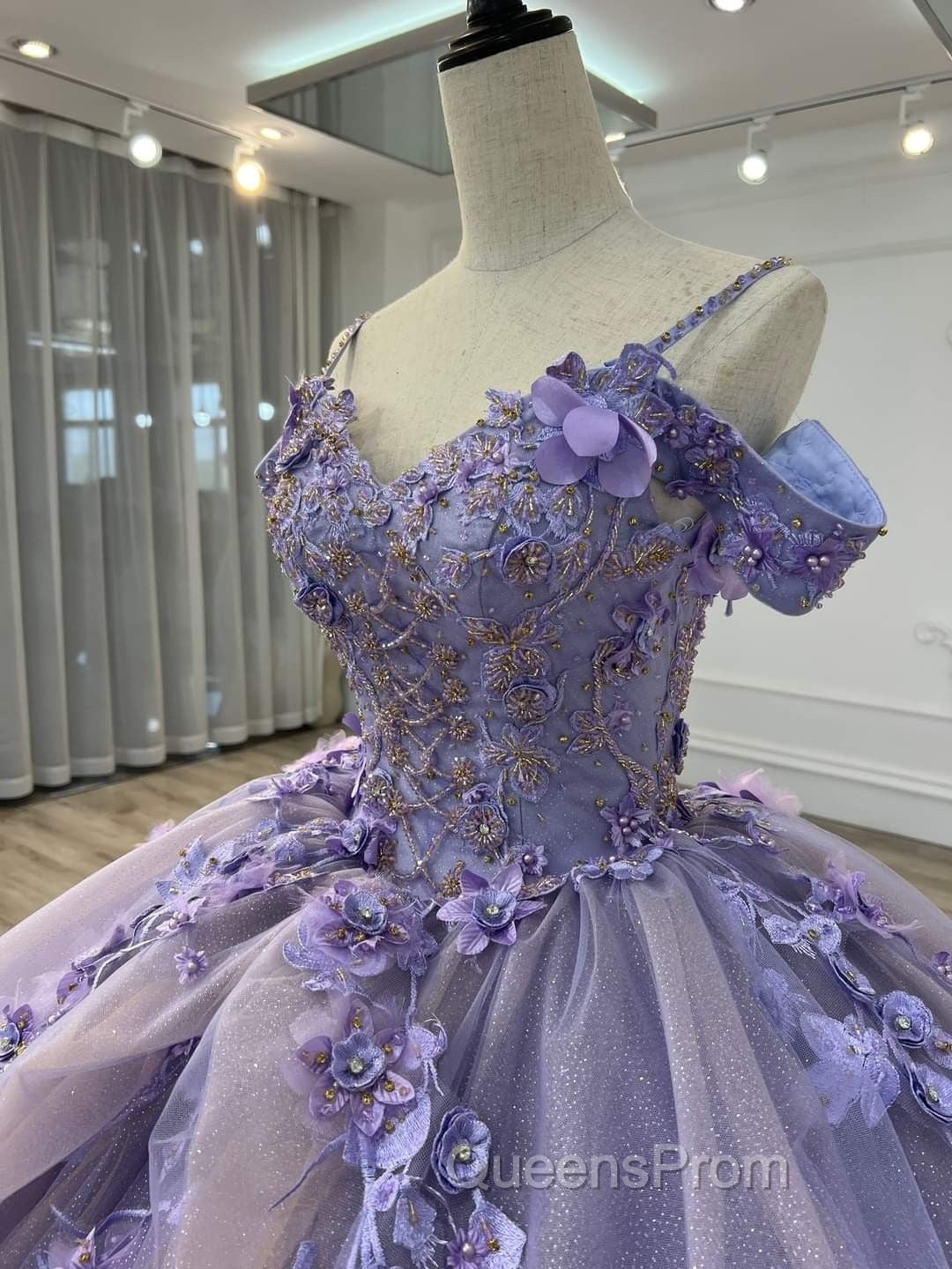 Ball Gown Organza Off-the-Shoulder Lavender Quinceanera Dress Secondary image