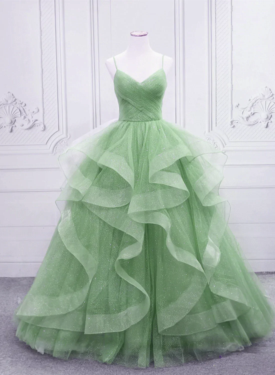 Green/Blue Long Shiny Elegant Spaghetti Straps Long Ruffled Organza Ball Gown Classy Evening Dress Quinceanera Dress