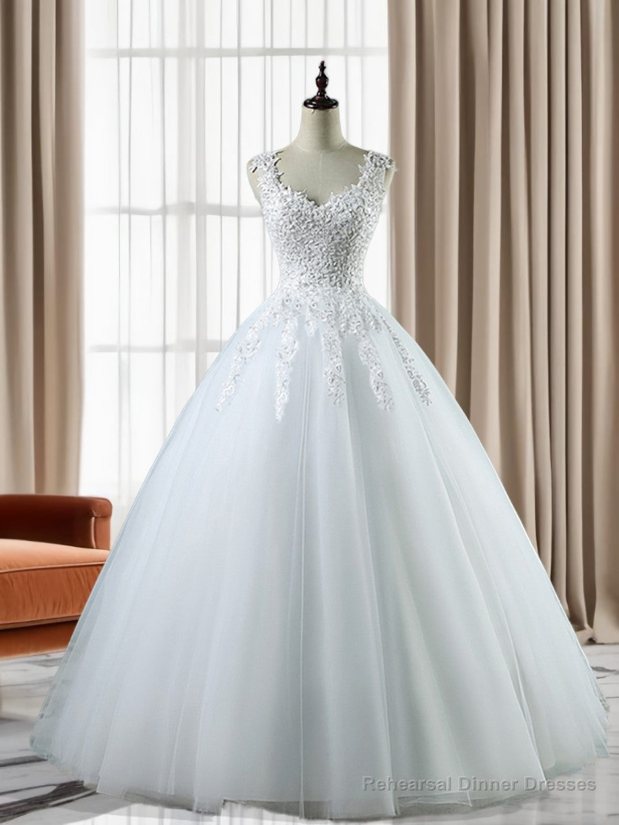 Ball-Gown Sweetheart Applique Floor-Length Tulle Wedding Dress Main image