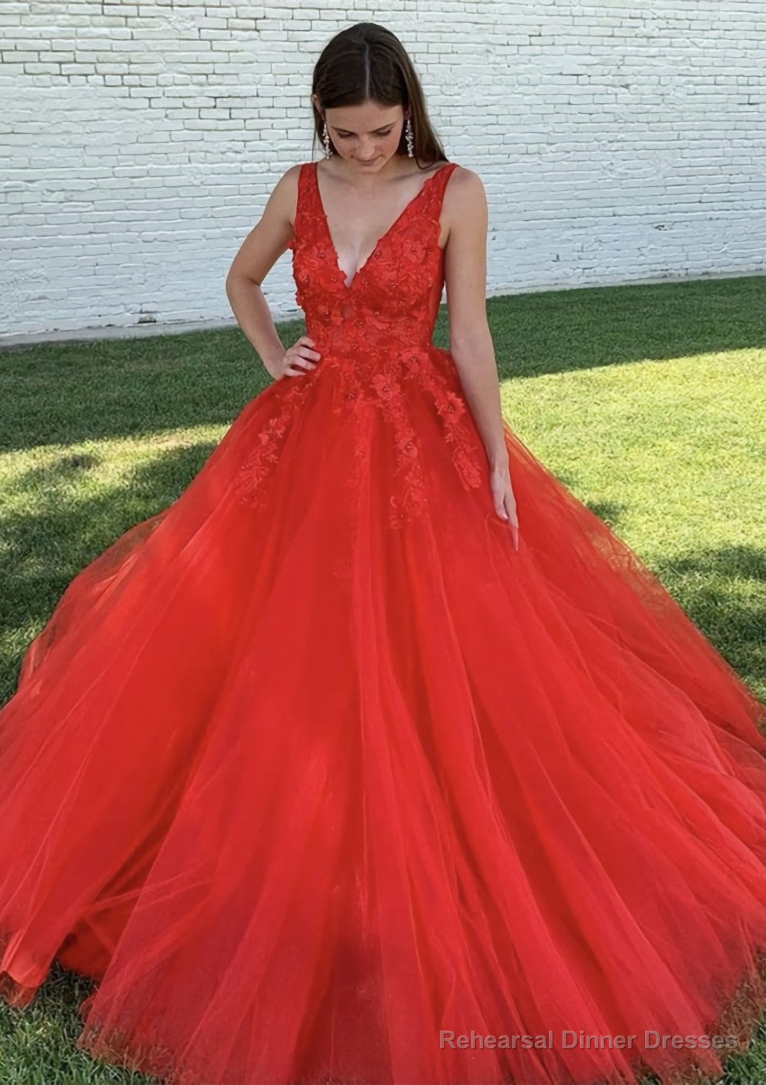 Ball Gown V Neck Court Train Lace Tulle Prom Dresses With Appliqued Beading