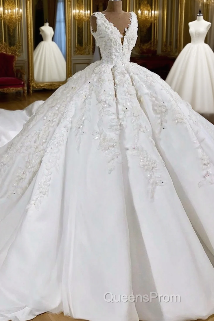Ball Gown V-neck Wide Strap Short Train Tulle Applique Wedding Dress Main image