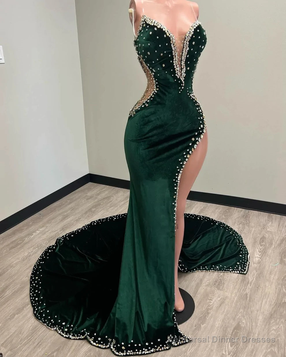 Black Girl Prom Dresses Long Mermaid Green Prom Gown With Train Secondary image