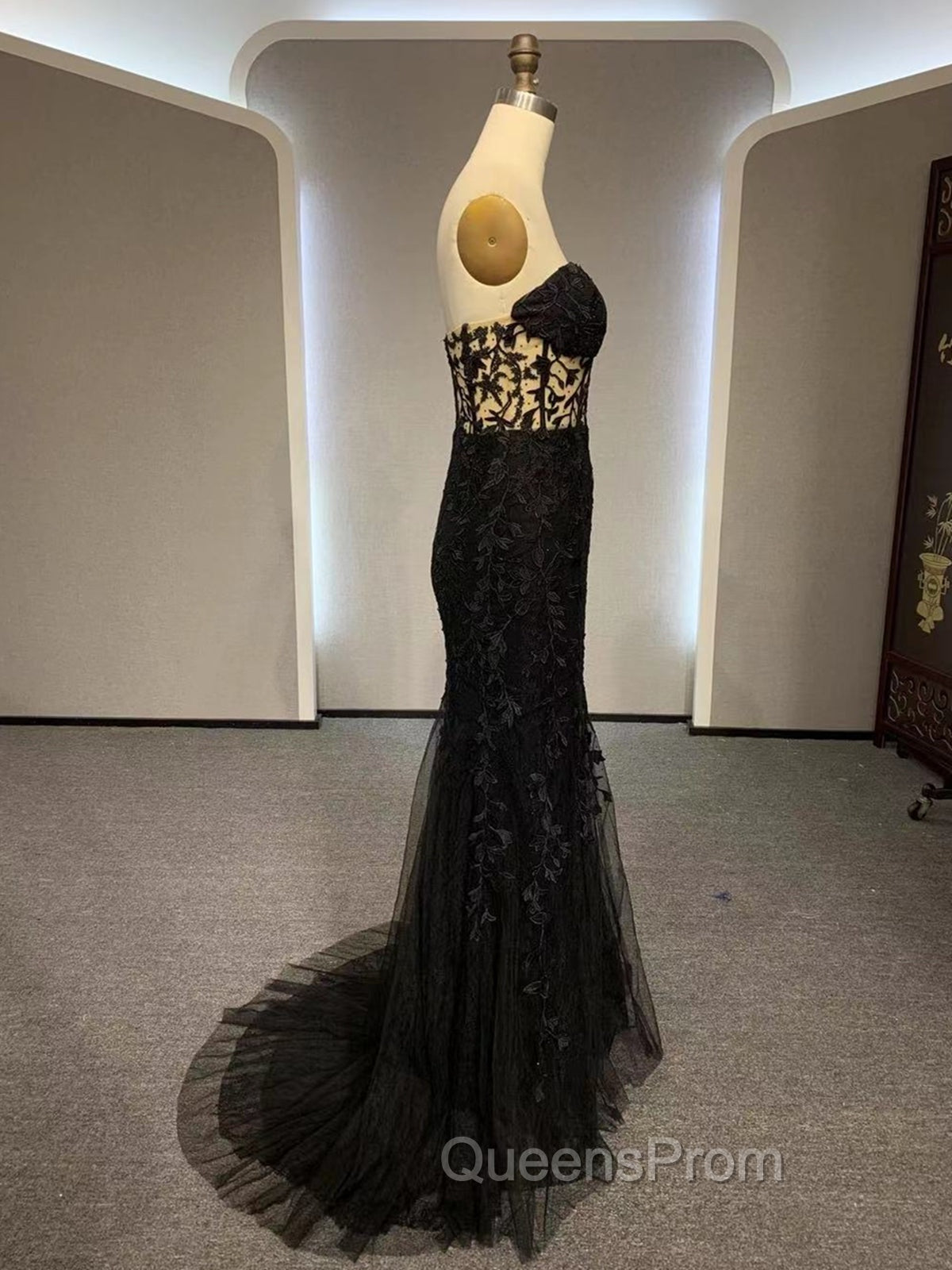 Black Mermaid Lace Evening Prom Dress, Black Mermaid Lace Evening Dress Secondary image