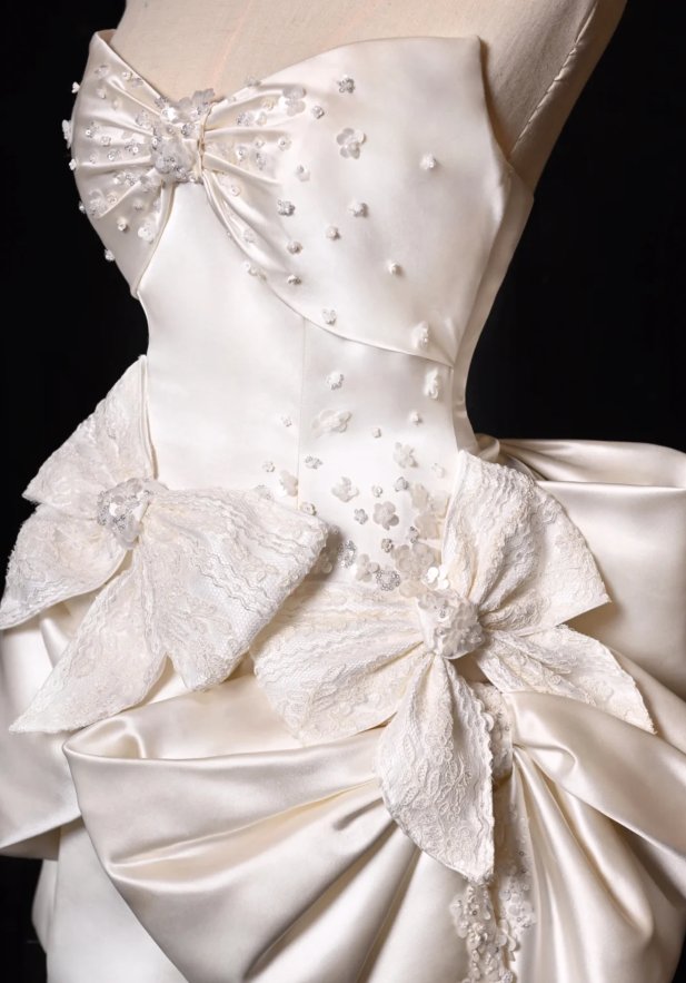 Bow Ivory A Line Sweetheart Neck Lace Satin Mini Homecoming Dress Cocktail Dress
