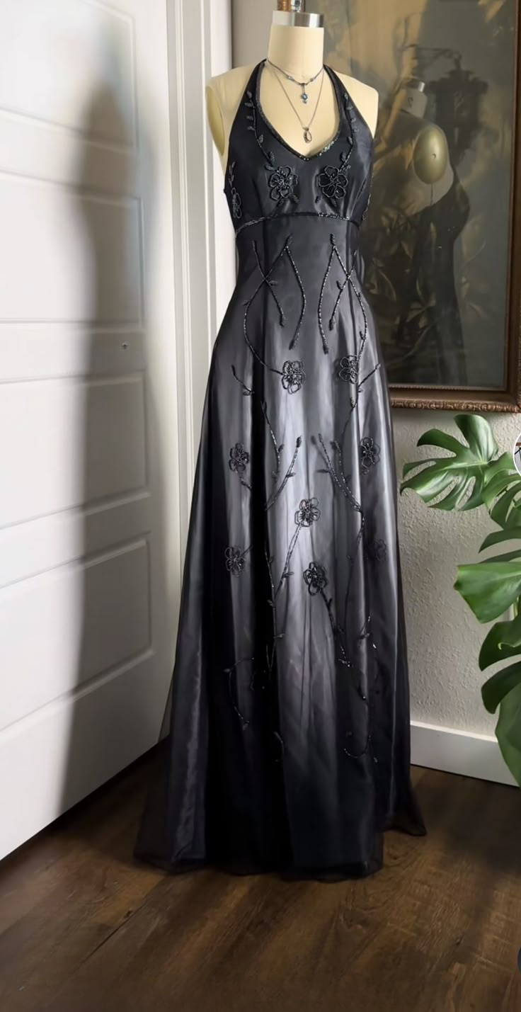 Vintage Fuchsia Halter-Neck A-Line Beaded Chiffon Long Classy Prom Dress Classy Evening Gown