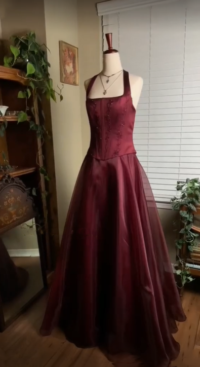 Burgundy Red Vintage Elegant Shiny Beaded Long Tulle Ball Gown Classy Evening Dress Party Dress