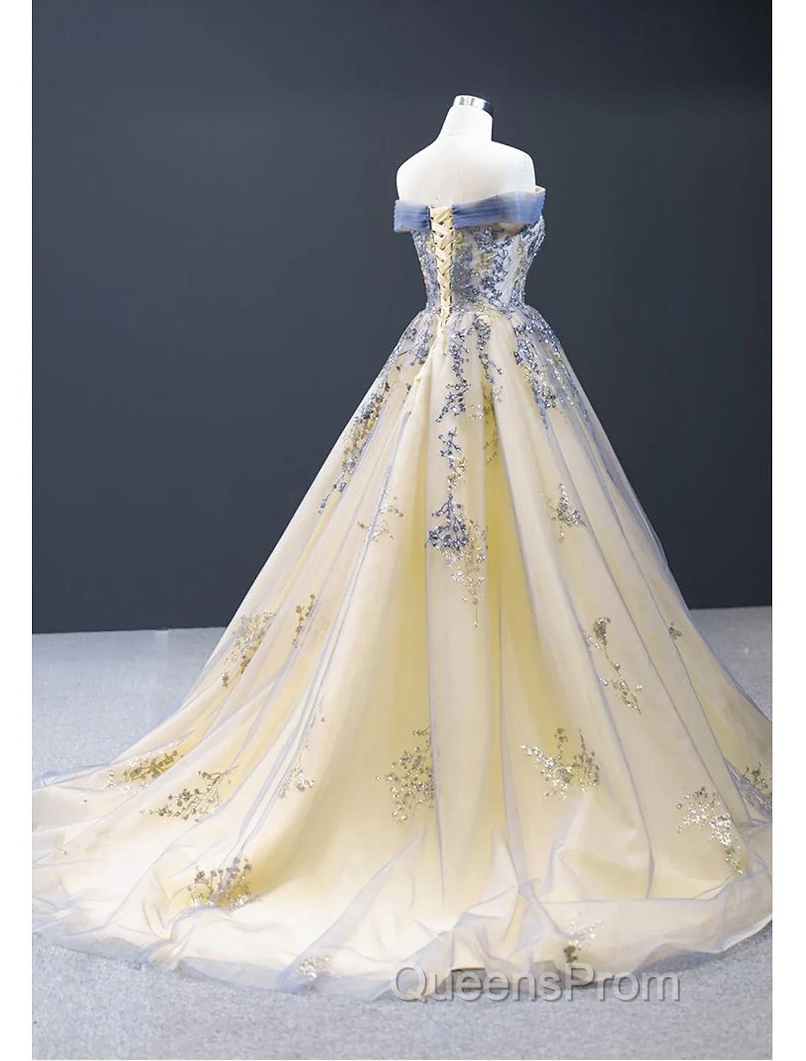 Buyishang A-Line Wedding Guest Dress Vintage Dress Wedding Sweep / Brush Train Sleeveless V Neck Satin with Pleats