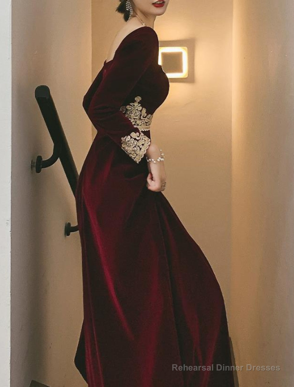 A-Line Prom Black Dress Vintage Dress Party Wear Floor Length Long Sleeve Scoop Neck Fall Wedding Guest Velvet with Appliques Dress To Impress Secondary image