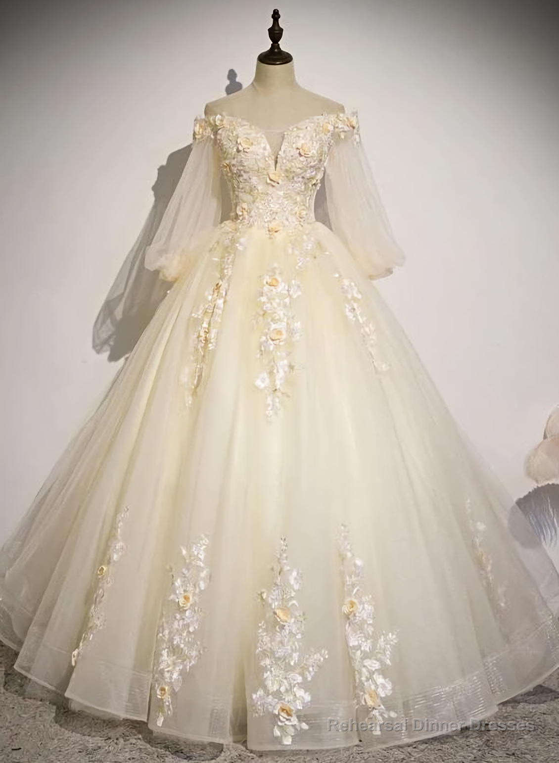 Beautiful Ivory Tulle Long Sleeves Floral Sweet 16 Gown Party Gowns Prom Dress Secondary image