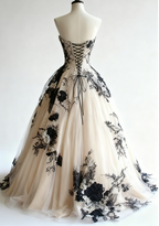 Light Champagne A-Line Sweetheart Neckline Tulle Applique Wedding Dress, Vintage Long Classy Evening Gown