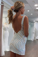 Champagne Sequins V-Neck Tight Homecoming Dress