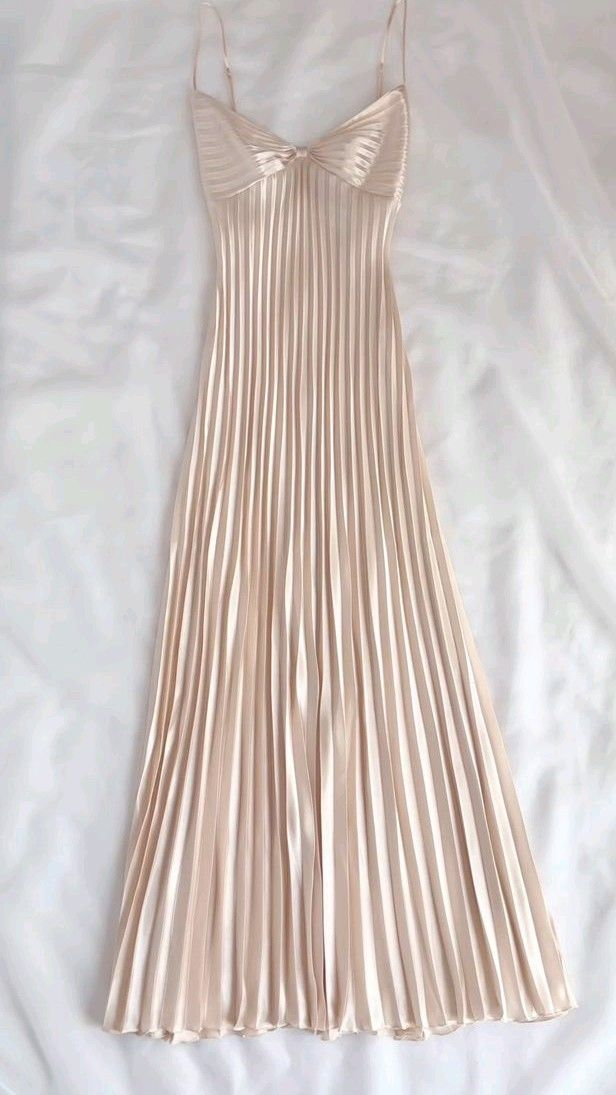 Champagne Spaghetti Straps Long Classy Prom Dress Pleated Classy Evening Dress Main image