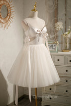 Champagne V-Neck Tulle Short Evening Prom Dress, Spaghetti Straps Party Dress with Bow