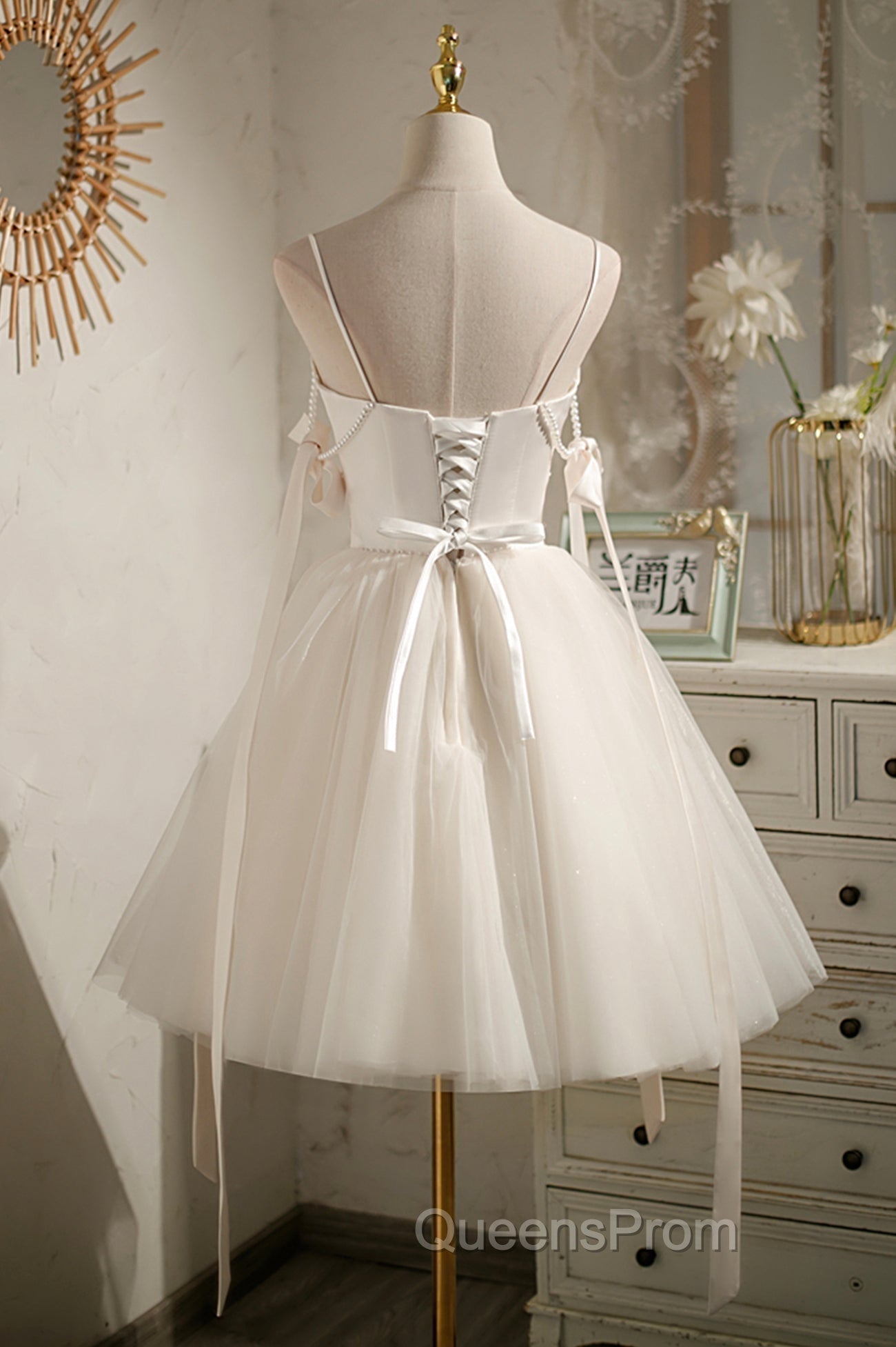 Champagne V-Neck Tulle Short Evening Prom Dress, Spaghetti Straps Party Dress with Bow