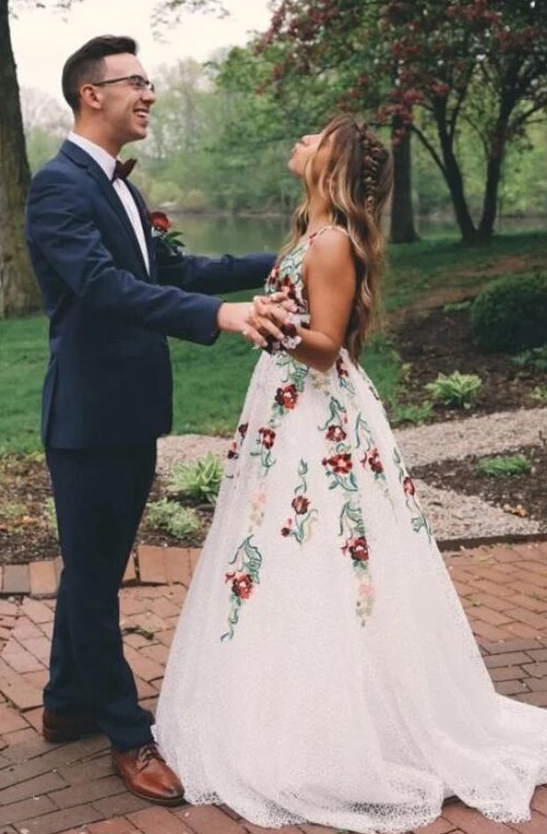 Charming V Neck Floral Embroidery Long Lace Classy Prom Dress With Pocket