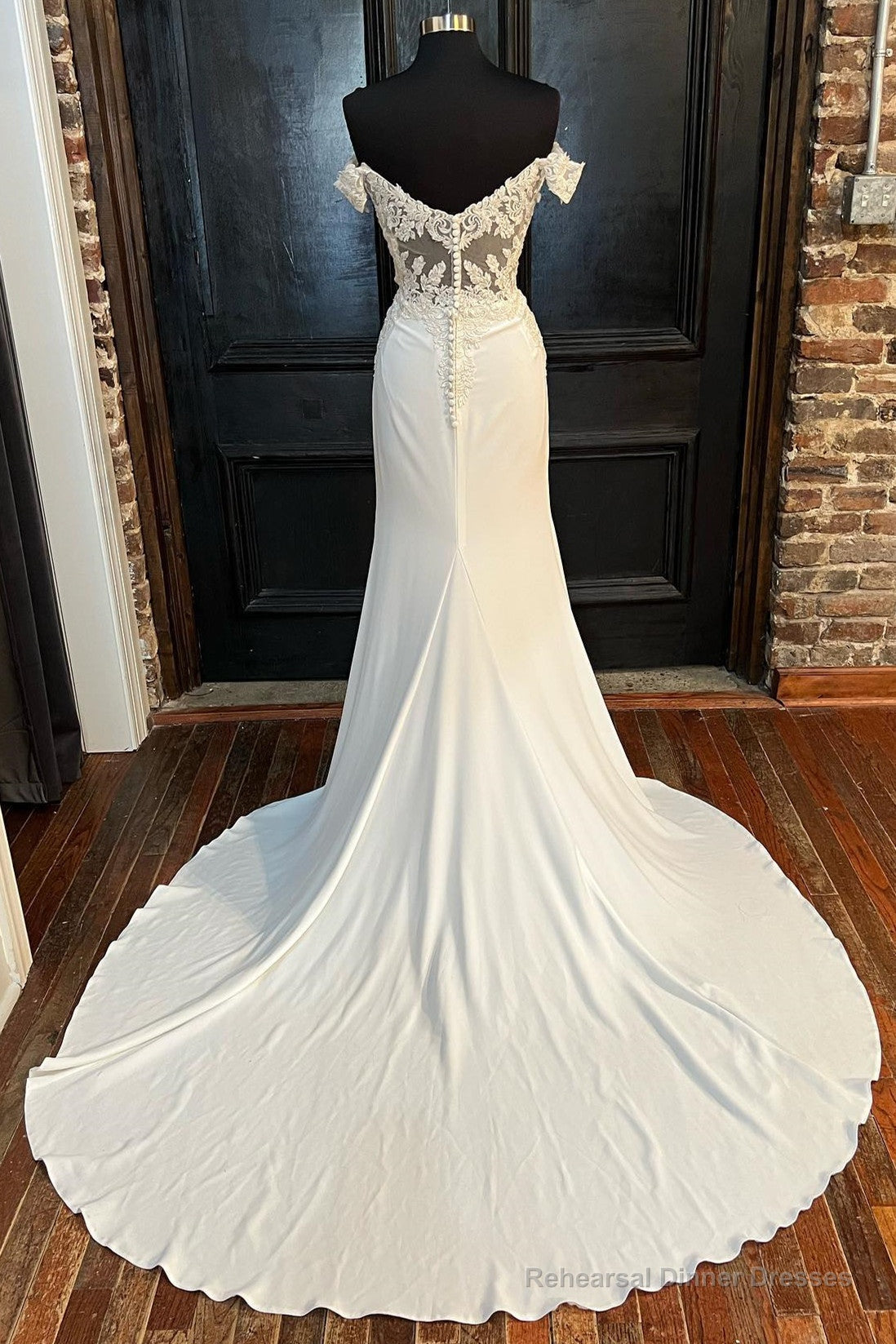 White Lace Off-the-Shoulder Mermaid Long Wedding Gown Secondary image