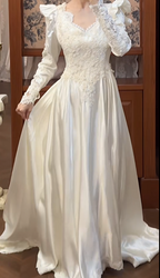 Chic A-Line Long Wedding Dress Satin V-Neck White Bridal Gowns Lace Long Sleeves Bridal Dress