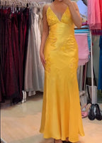Chic A-Line Classy Evening Dress Satin Spaghetti Straps Green Vintage Backless Long Classy Prom Dress