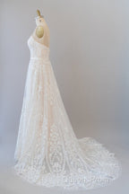 Chic Long A-line Sweetheart Spaghetti Strap Appliques Tulle Wedding Dress