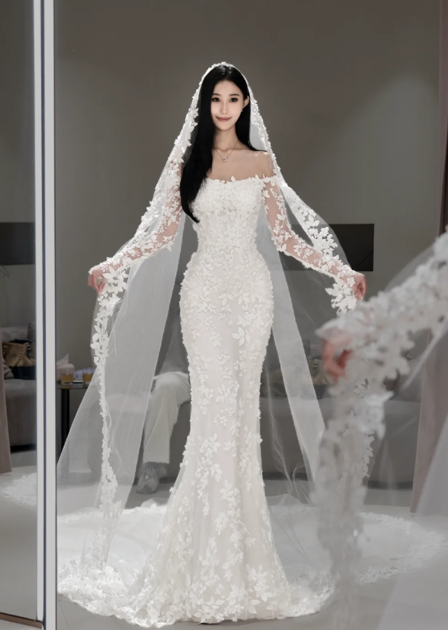 Chic Mermaid Long Wedding Dress Tulle Strapless White Bridal Gowns Appliques Sleeveless Bridal Dress Main image
