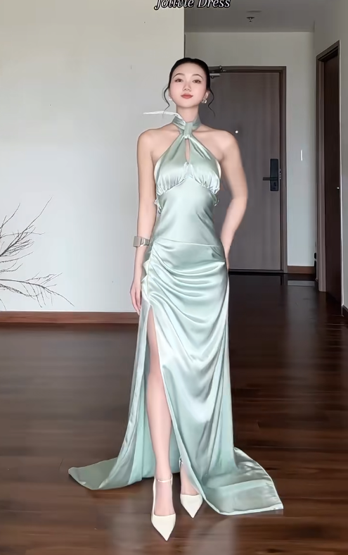 Chic Sheath Green Wedding Guest Dress Satin Halter Long Classy Evening Dress
