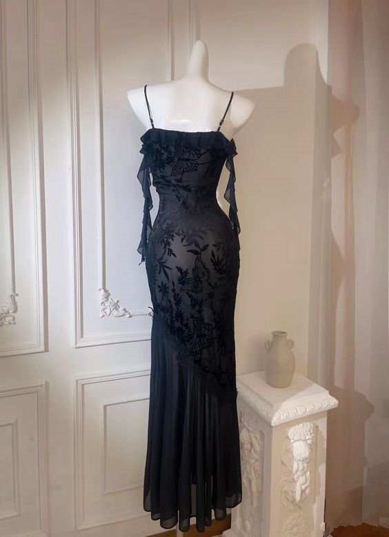 Chic Sheath Spaghetti Straps Black Classy Evening Dress Long Classy Prom Dress Secondary image