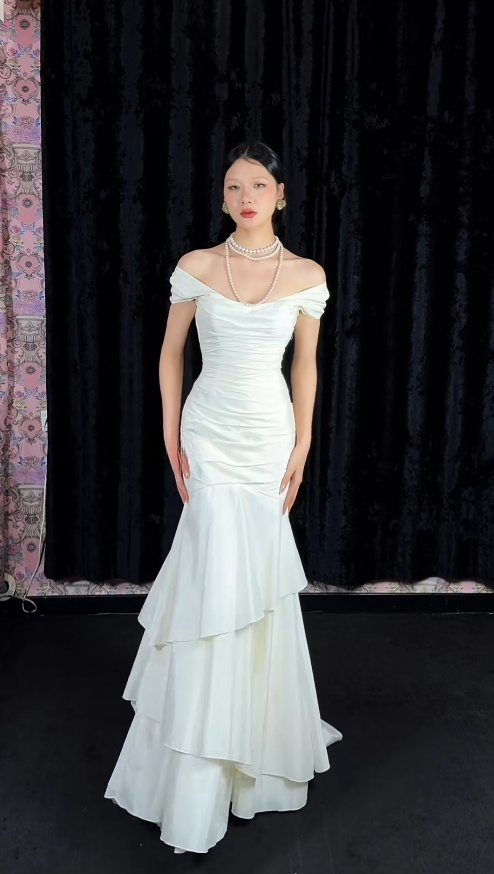 Chic Mermaid White Bridal Shower Dress Chiffon Off-Shoulder Long Classy Evening Dress Main image