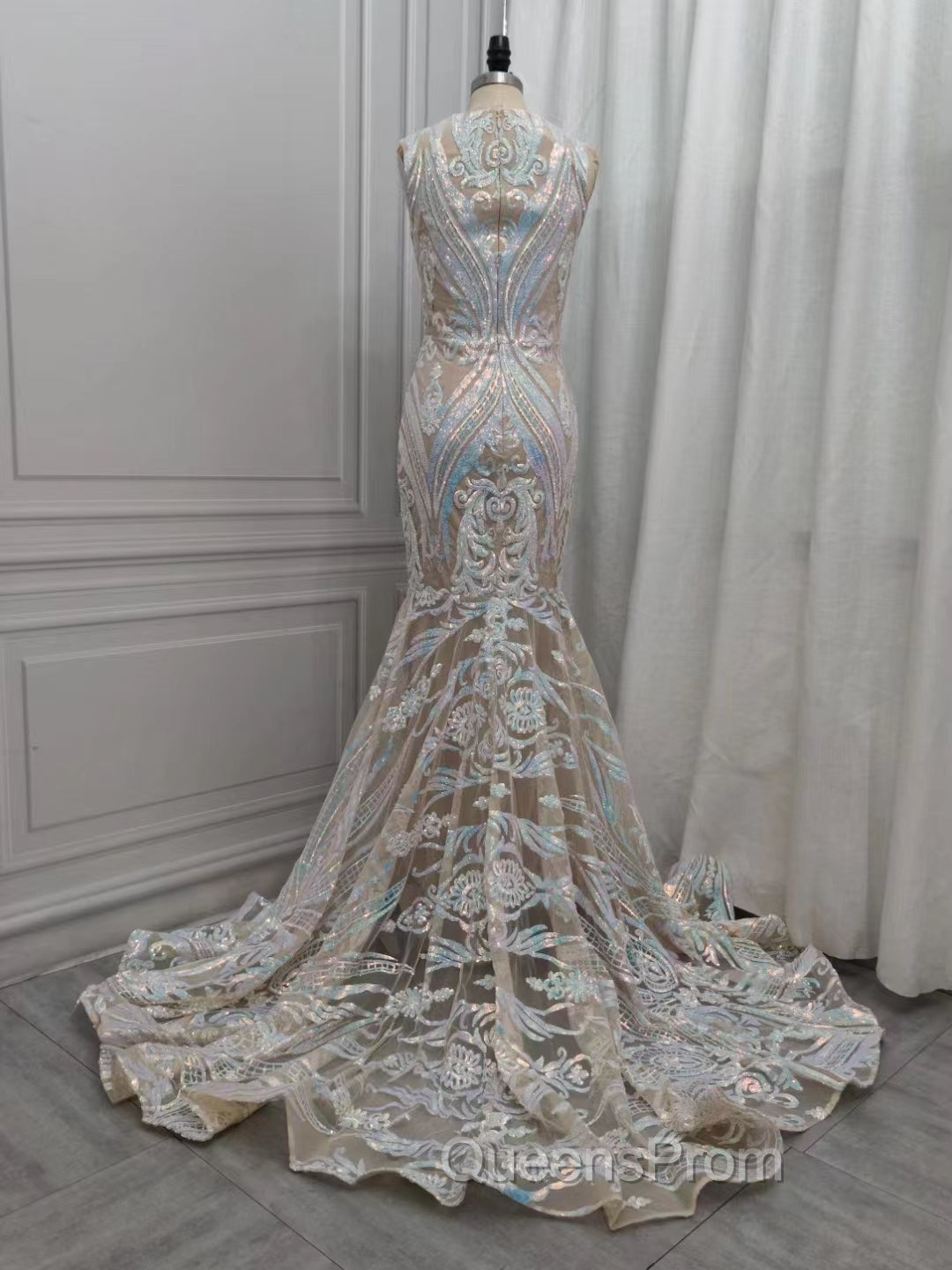 Classic Mermaid Lace Floor-Length Evening Prom Dress On Sale Secondary image