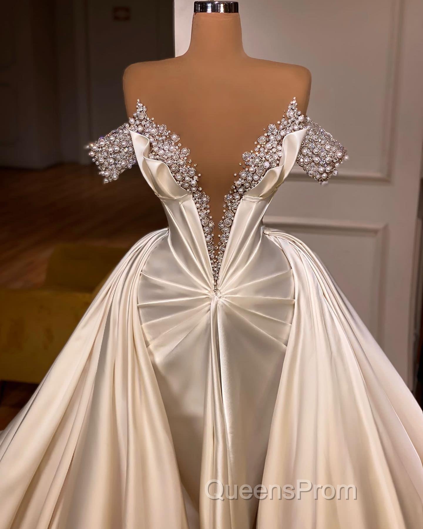 Classic V-Neck Off-the-Shoulder Evening Prom Dress with Beads Secondary image