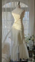 Clean And Elegant White V-Neck Lace Beaded Mermaid Long Classy Prom Dress