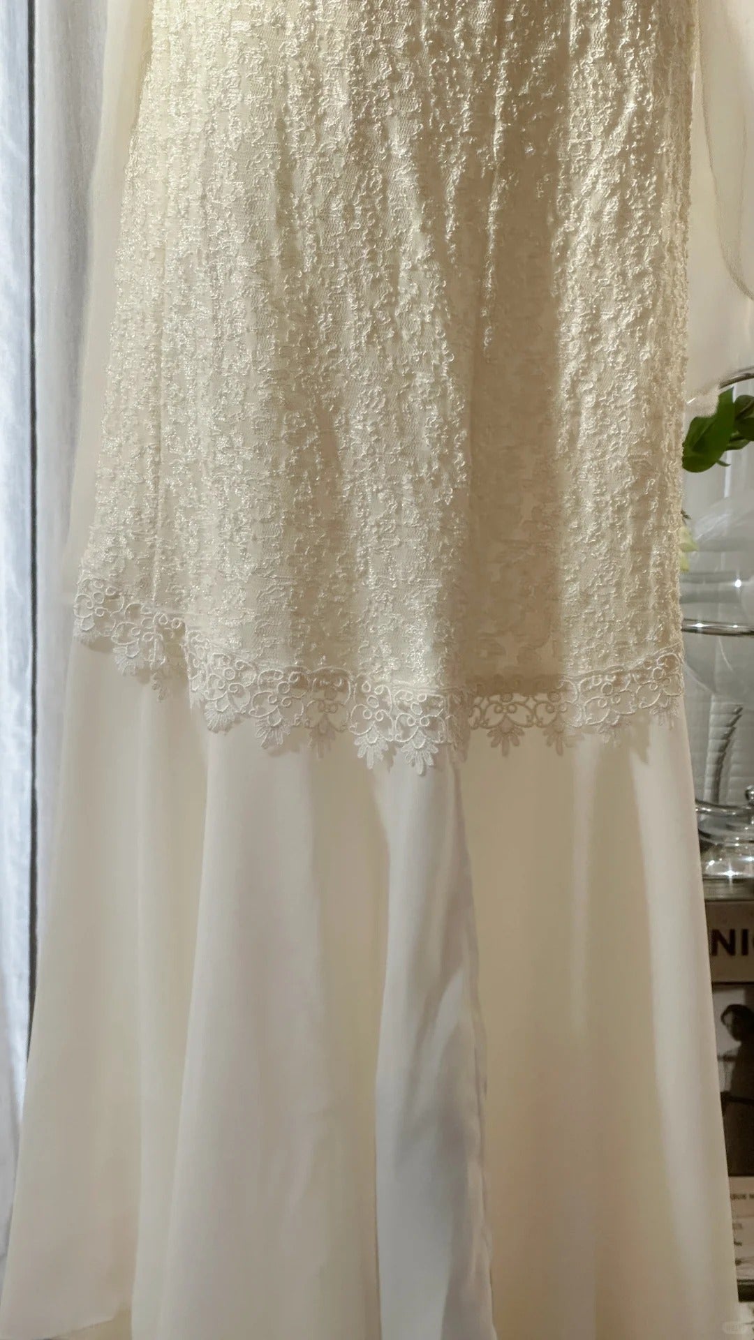 Clean And Elegant White V-Neck Lace Beaded Mermaid Long Classy Prom Dress