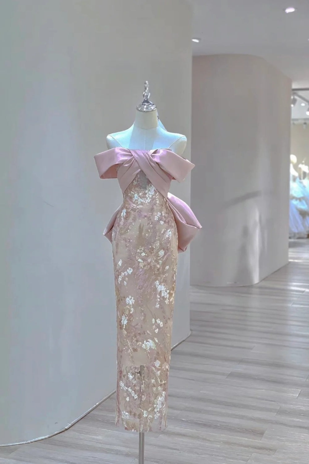 Customized Size And Color New Fashionable High End Long Dress Main image