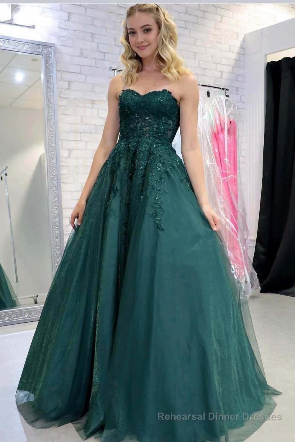 Dark Green Tulle A Line Prom Dress with Appliques Main image