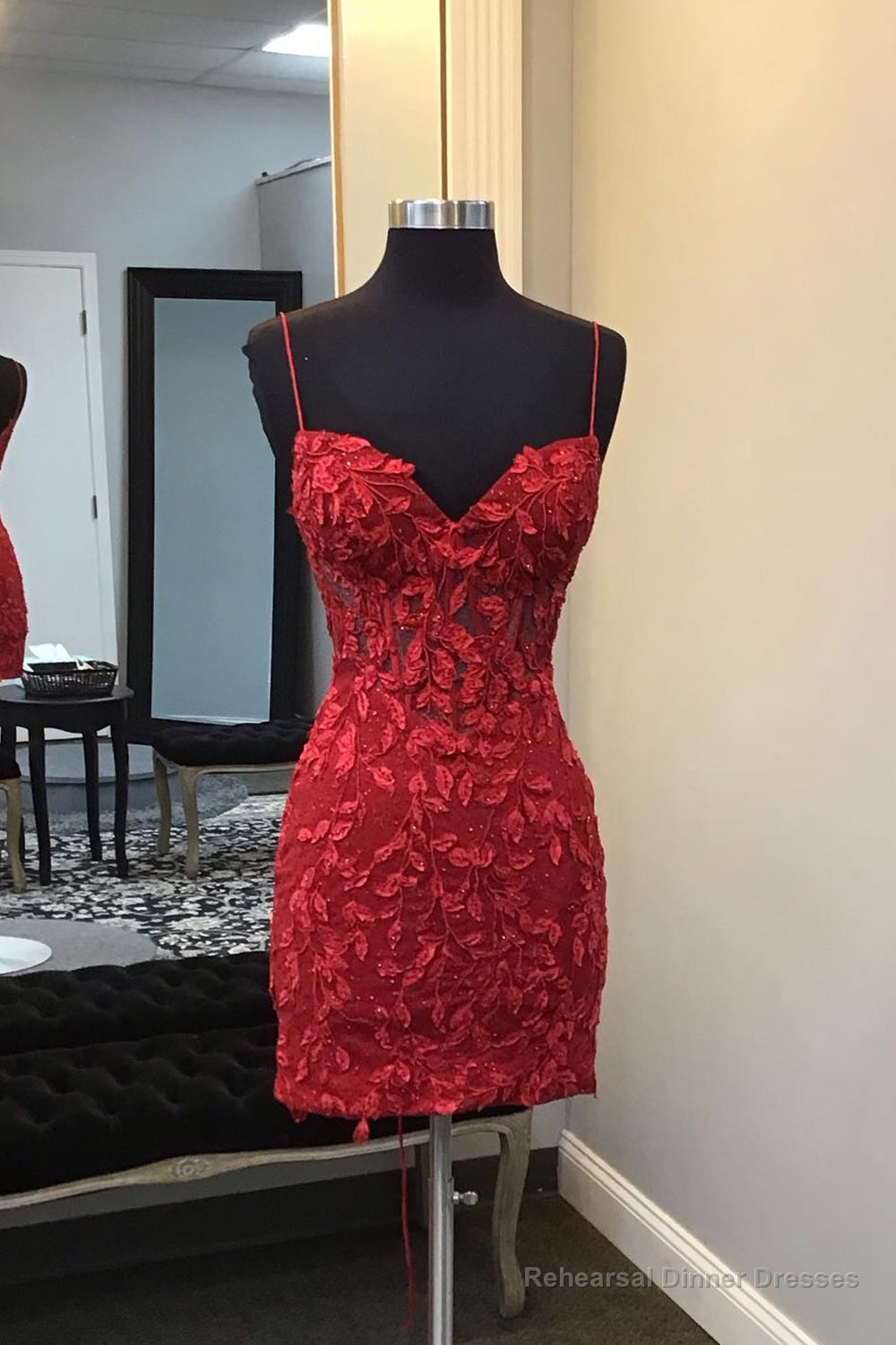 Dark Red Corset Tight Short Homecoming Dress with Appliques Main image